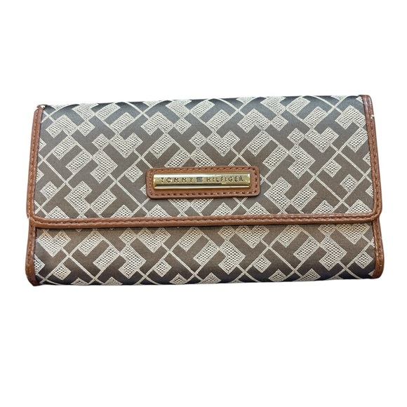 Tommy Hilfiger Brown and Cream Women's Wallet - Picture 1 of 3